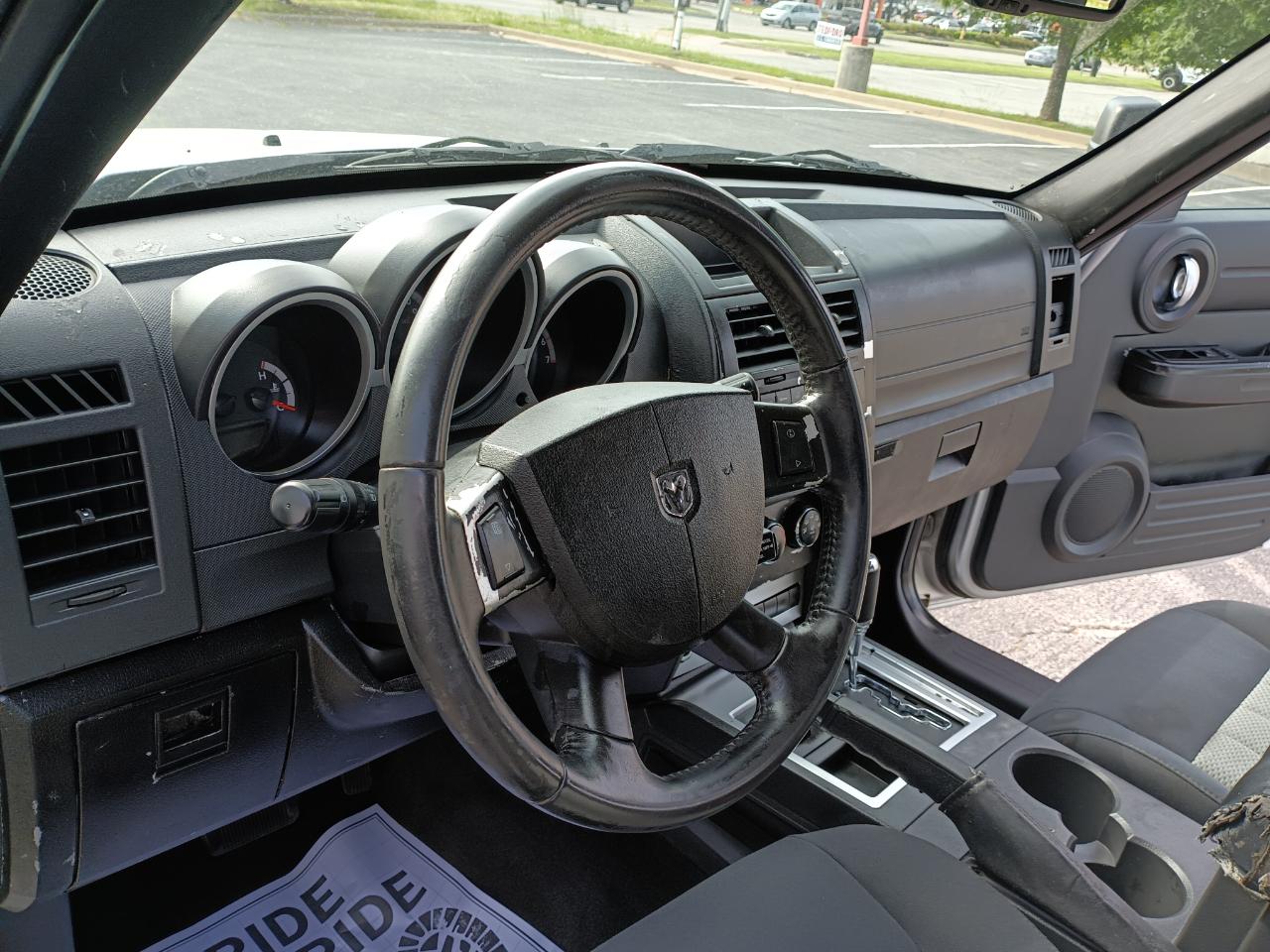 Dodge Nitro SXT 4WD 2010