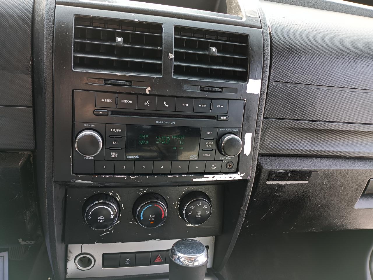 Dodge Nitro SXT 4WD 2010