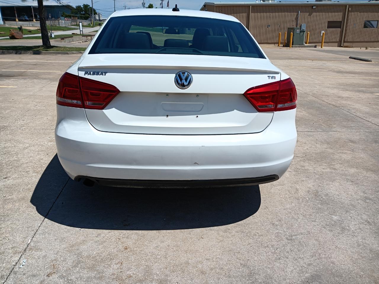 Volkswagen Passat 1.8T Wolfsburg AT 2014