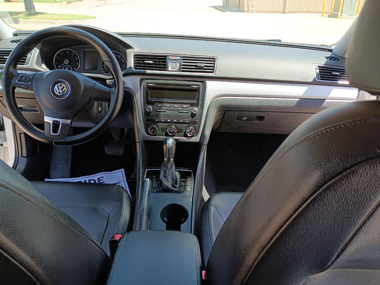 Volkswagen Passat 1.8T Wolfsburg AT 2014