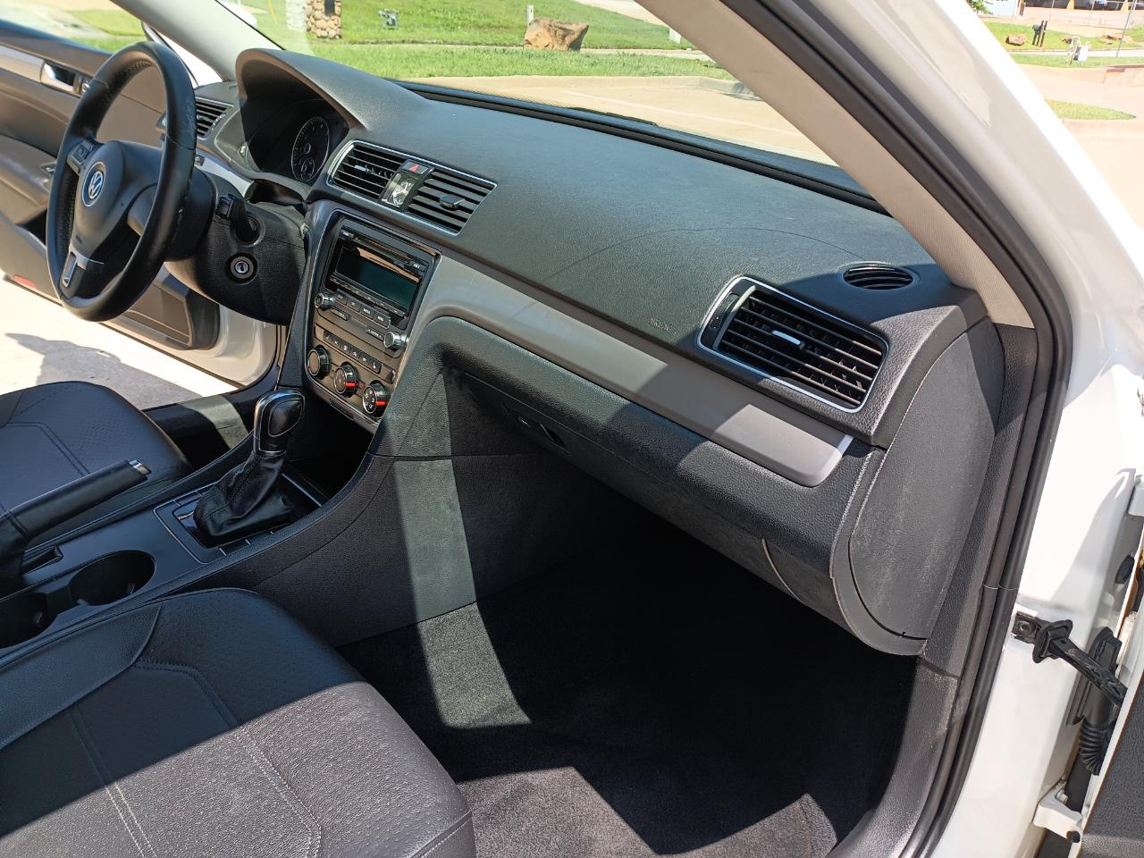 Volkswagen Passat 1.8T Wolfsburg AT 2014