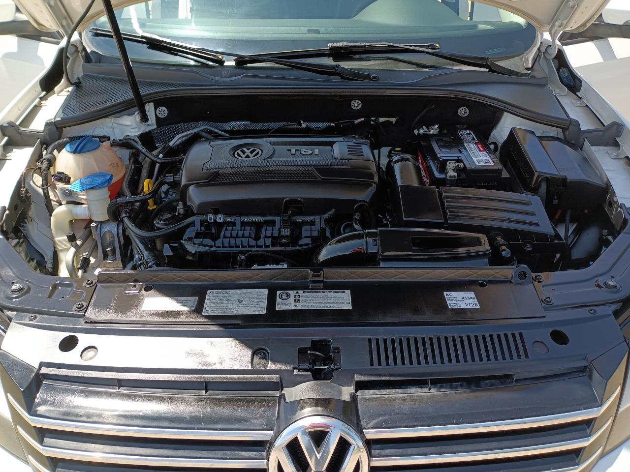 Volkswagen Passat 1.8T Wolfsburg AT 2014