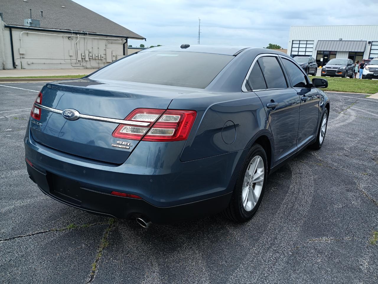 Ford Taurus SEL FWD 2018