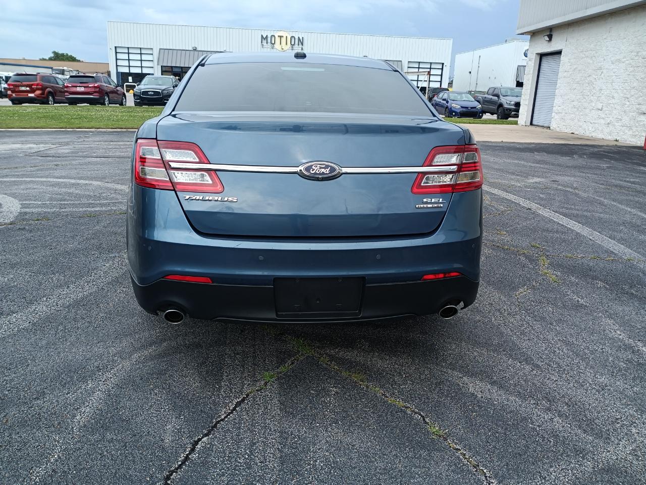 Ford Taurus SEL FWD 2018