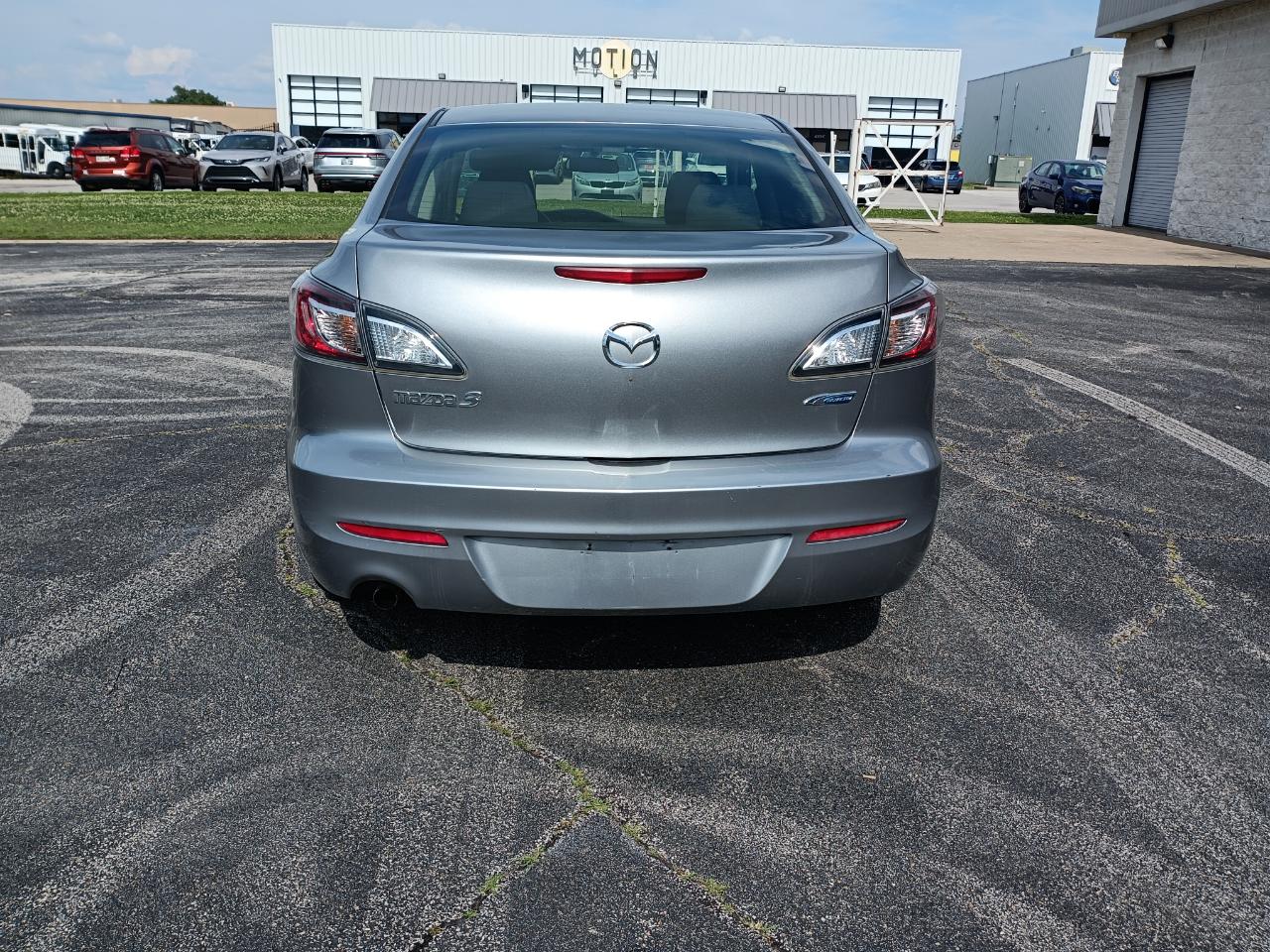 Mazda MAZDA3 i Sport 4-Door 2013