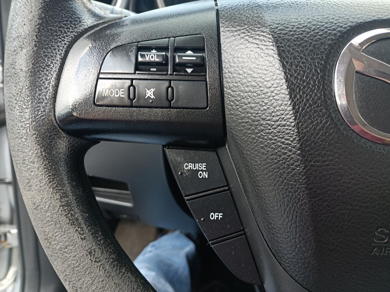 Mazda MAZDA3 i Sport 4-Door 2013