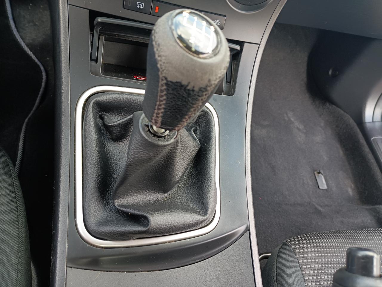 Mazda MAZDA3 i Sport 4-Door 2013