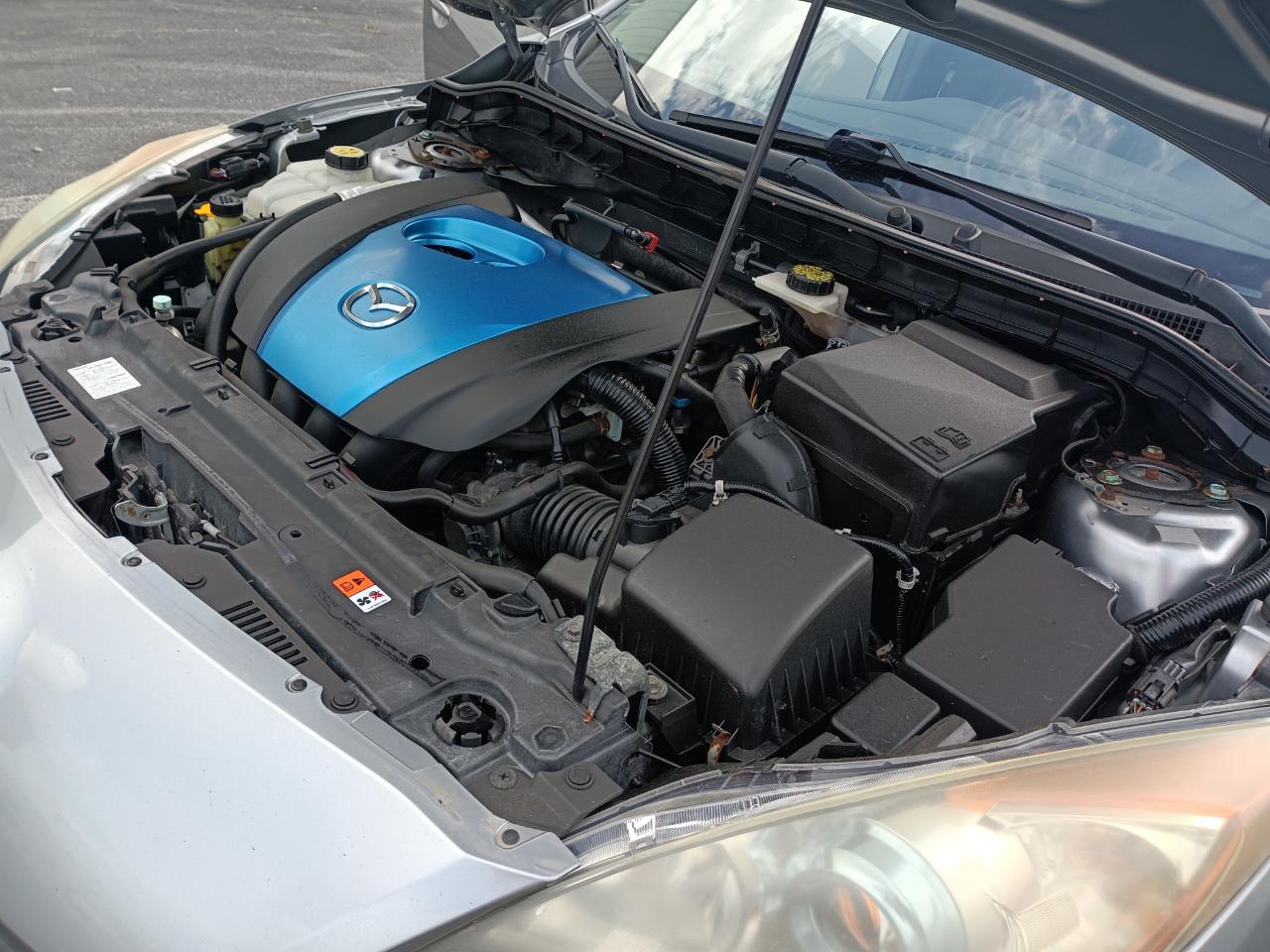 Mazda MAZDA3 i Sport 4-Door 2013