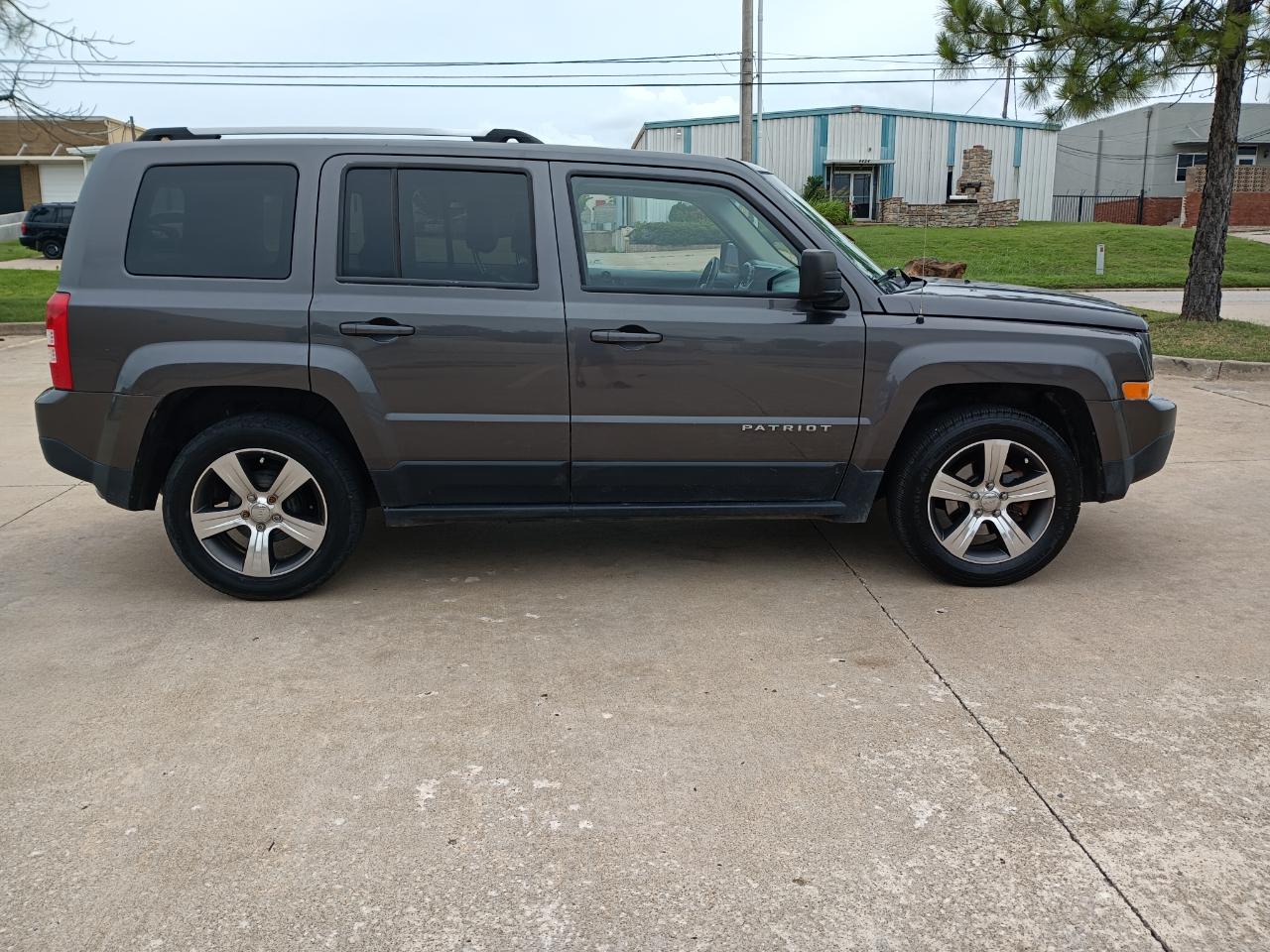 Jeep Patriot Latitude 2WD 2016