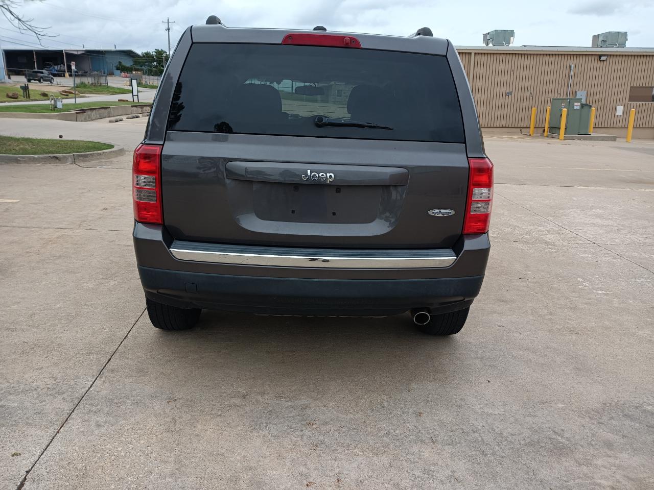 Jeep Patriot Latitude 2WD 2016