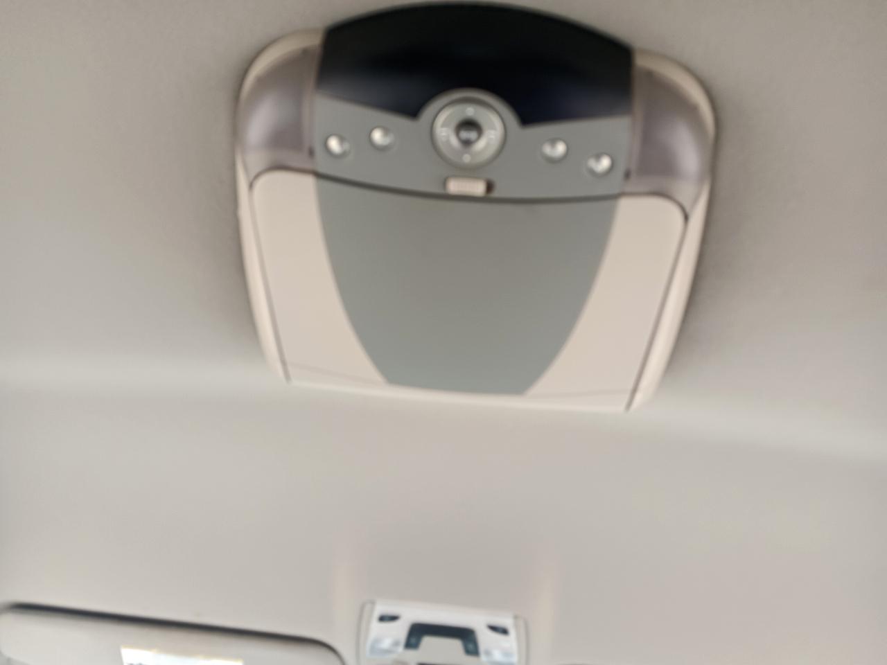 Toyota Sienna LE 8-Pass V6 2011