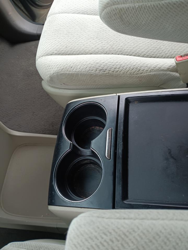 Toyota Sienna LE 8-Pass V6 2011
