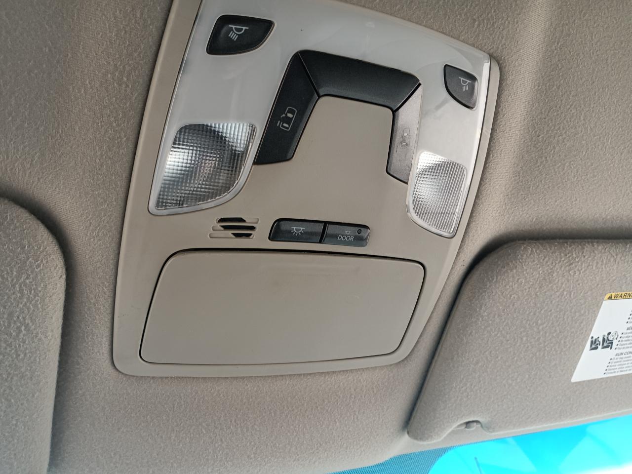 Toyota Sienna LE 8-Pass V6 2011