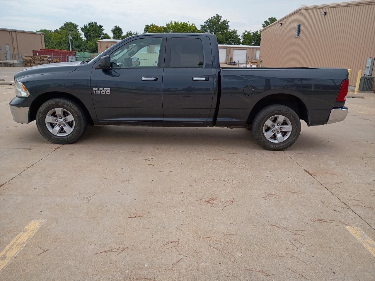 RAM 1500 SLT Quad Cab 2WD 2017