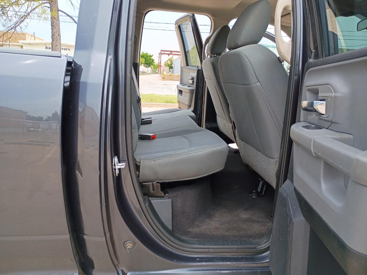 RAM 1500 SLT Quad Cab 2WD 2017