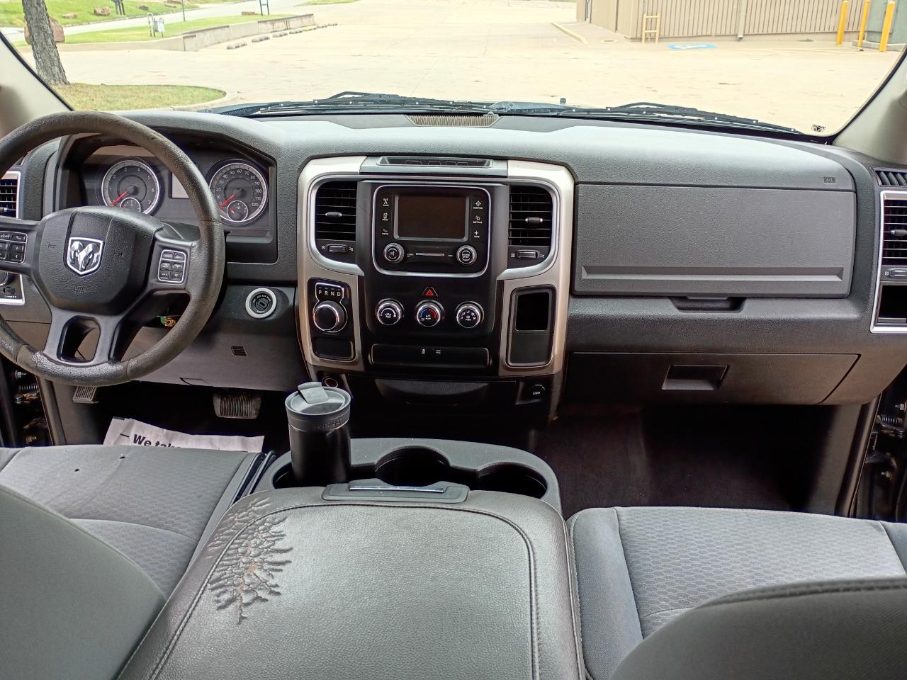 RAM 1500 SLT Quad Cab 2WD 2017