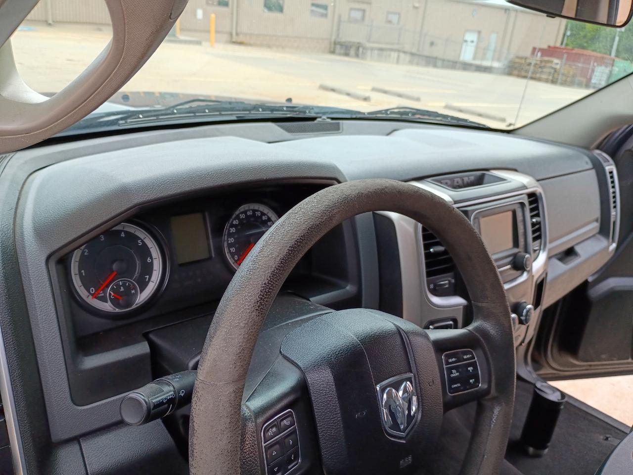RAM 1500 SLT Quad Cab 2WD 2017