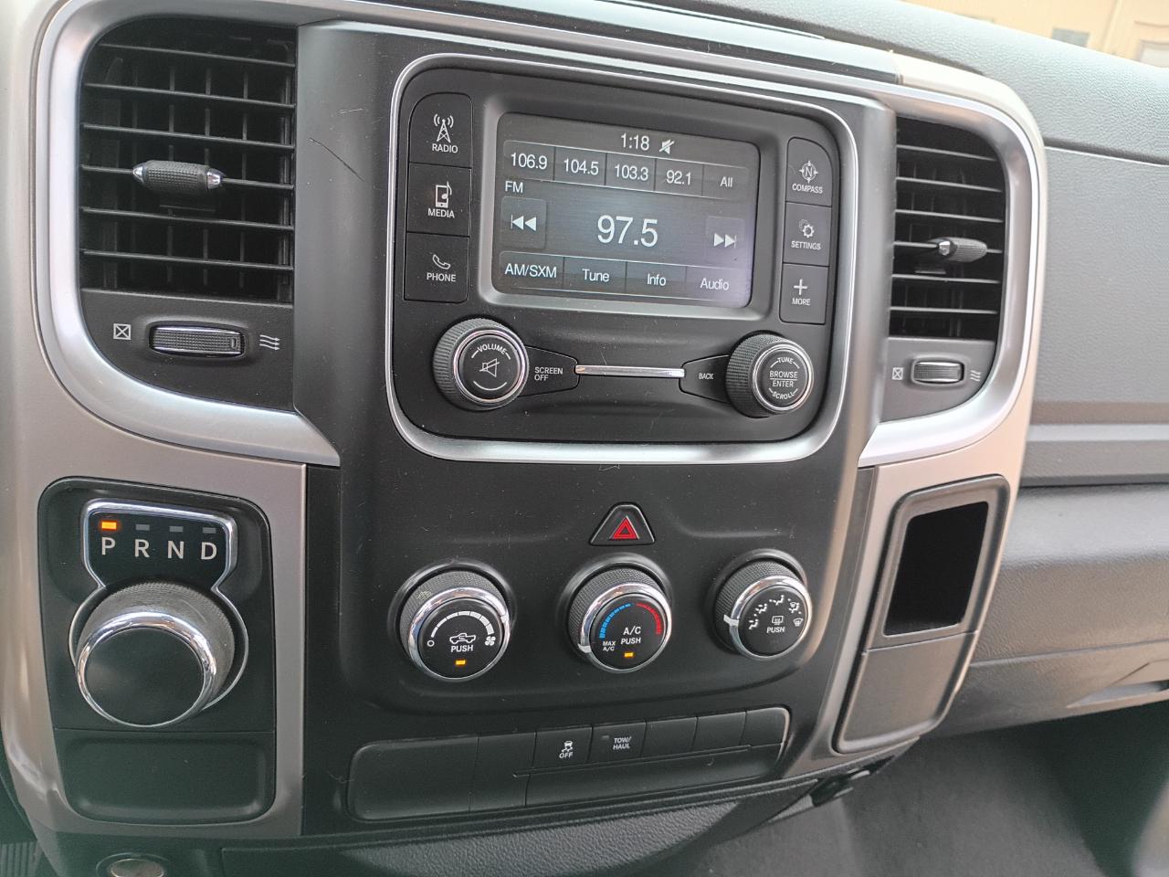 RAM 1500 SLT Quad Cab 2WD 2017