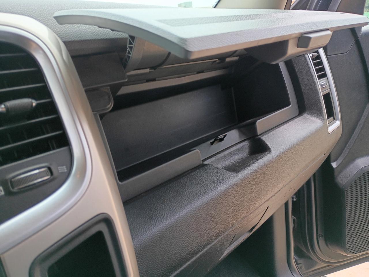 RAM 1500 SLT Quad Cab 2WD 2017