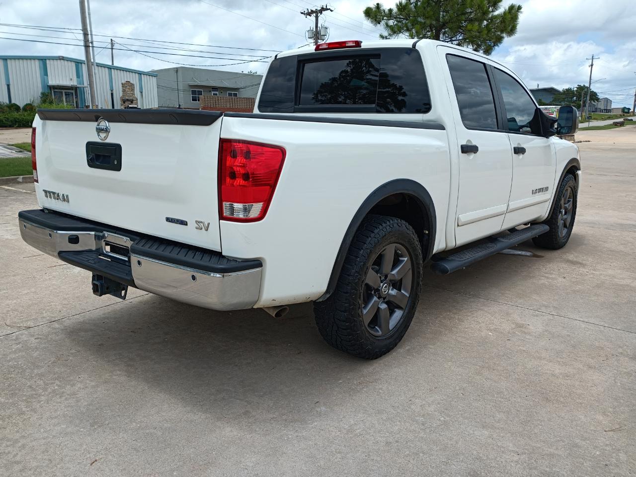 Nissan Titan SV Crew Cab 2WD 2015