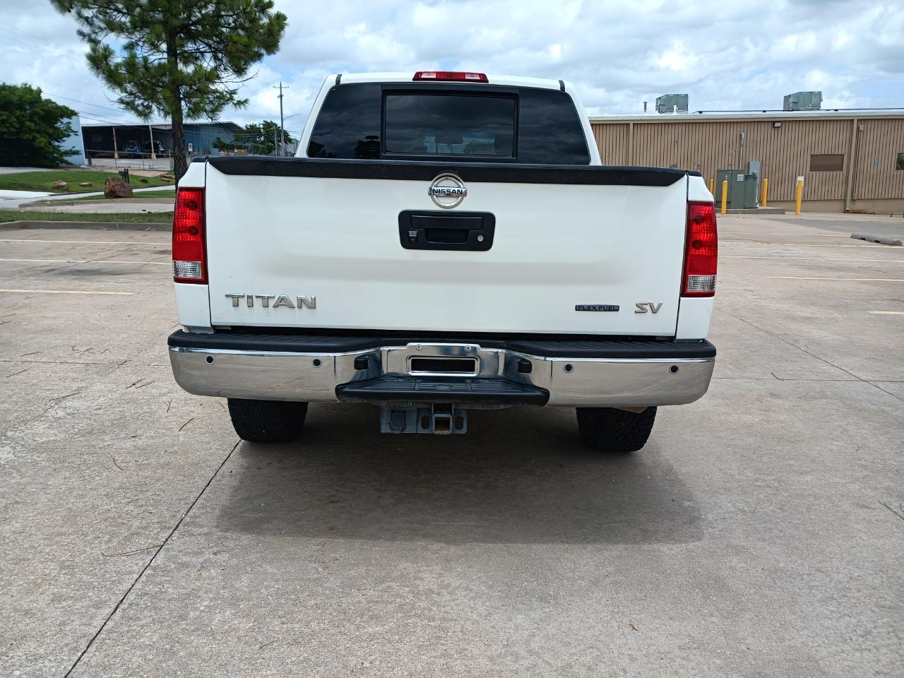 Nissan Titan SV Crew Cab 2WD 2015