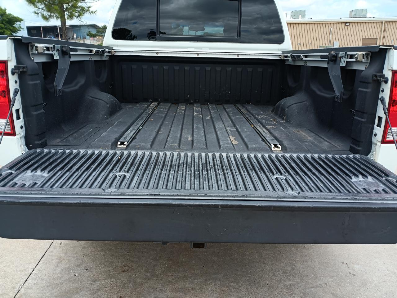 Nissan Titan SV Crew Cab 2WD 2015