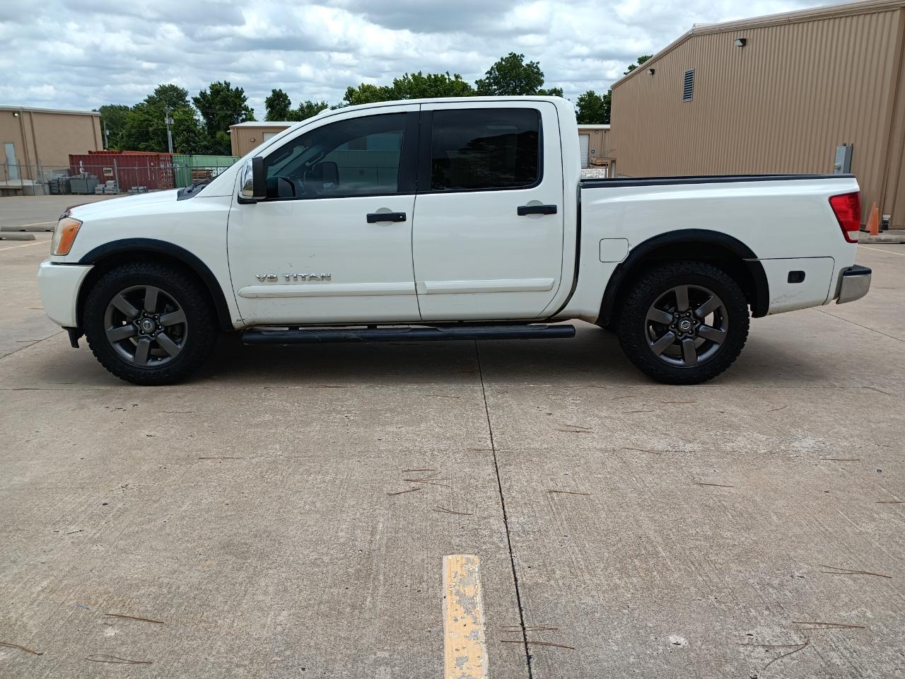 Nissan Titan SV Crew Cab 2WD 2015