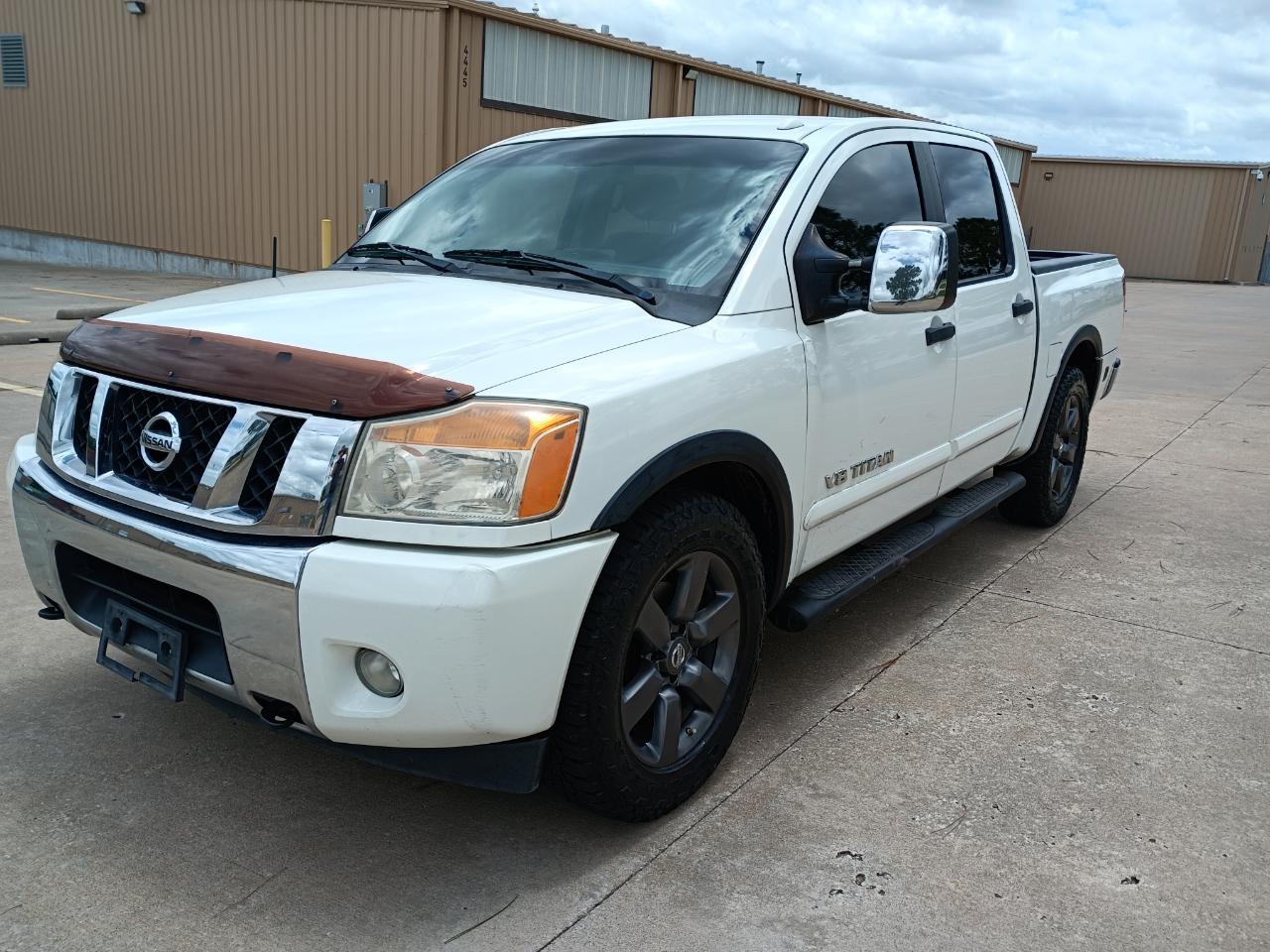 Nissan Titan SV Crew Cab 2WD 2015