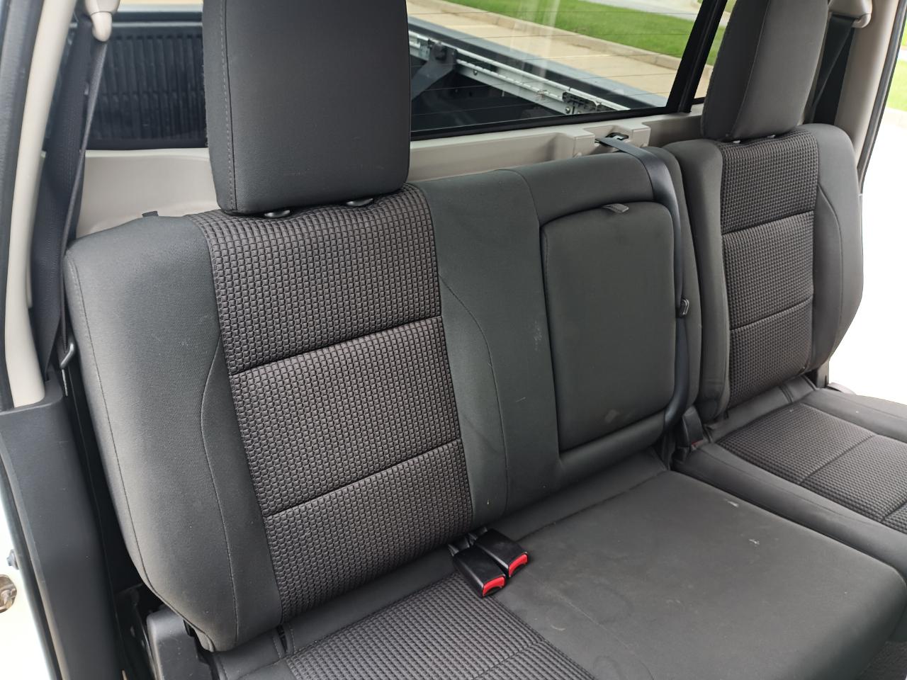 Nissan Titan SV Crew Cab 2WD 2015