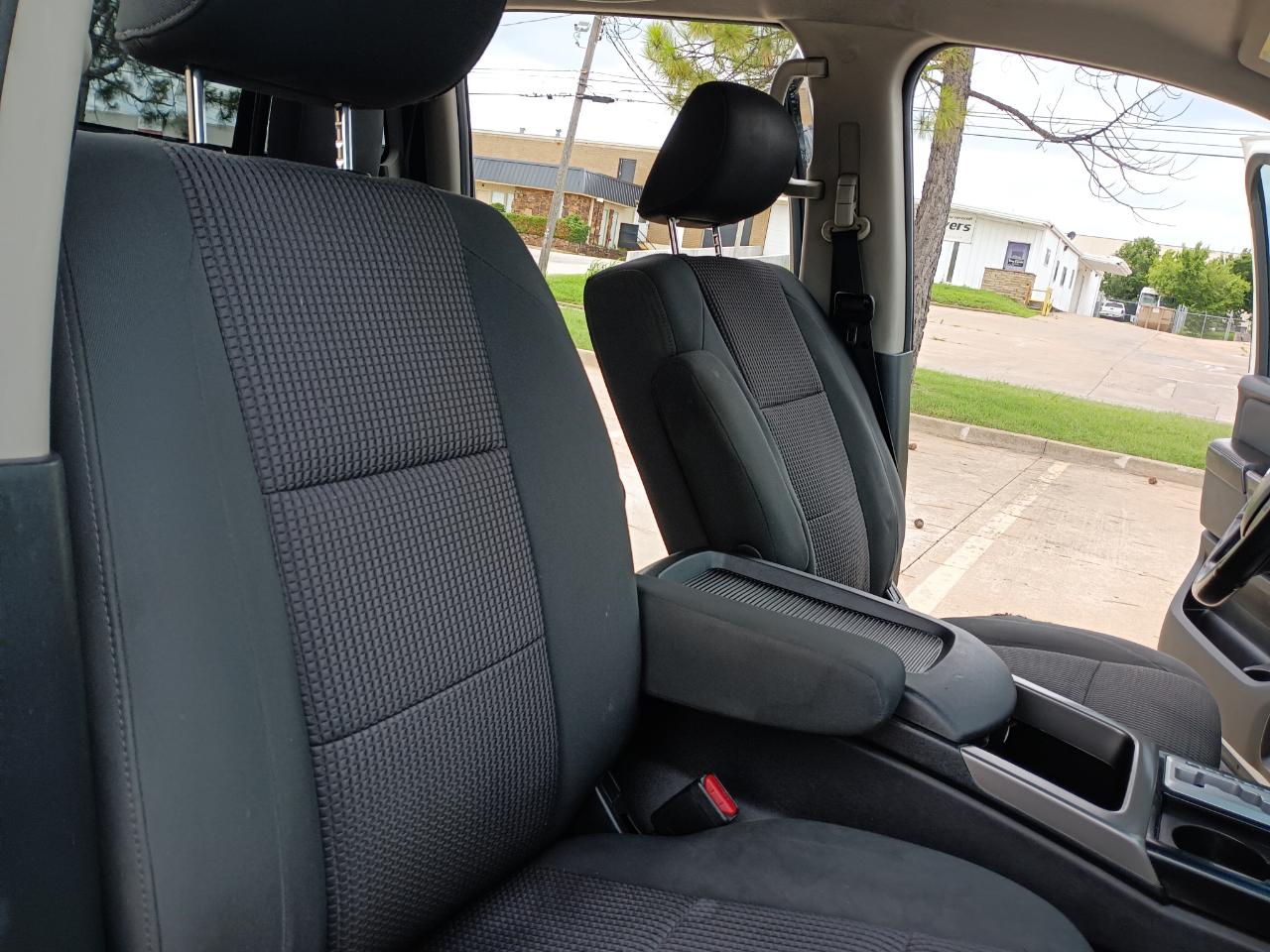 Nissan Titan SV Crew Cab 2WD 2015