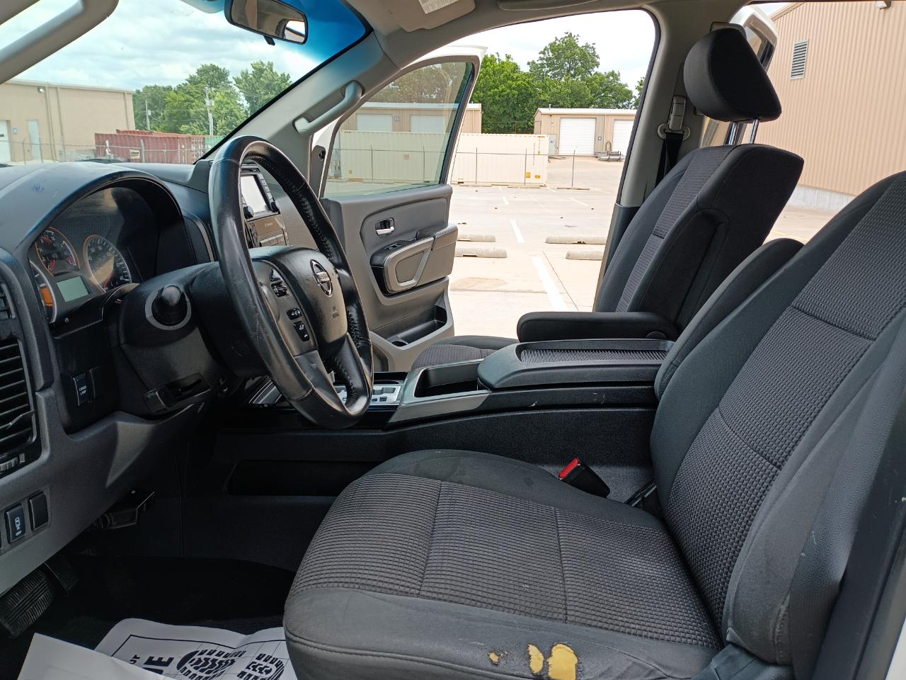 Nissan Titan SV Crew Cab 2WD 2015