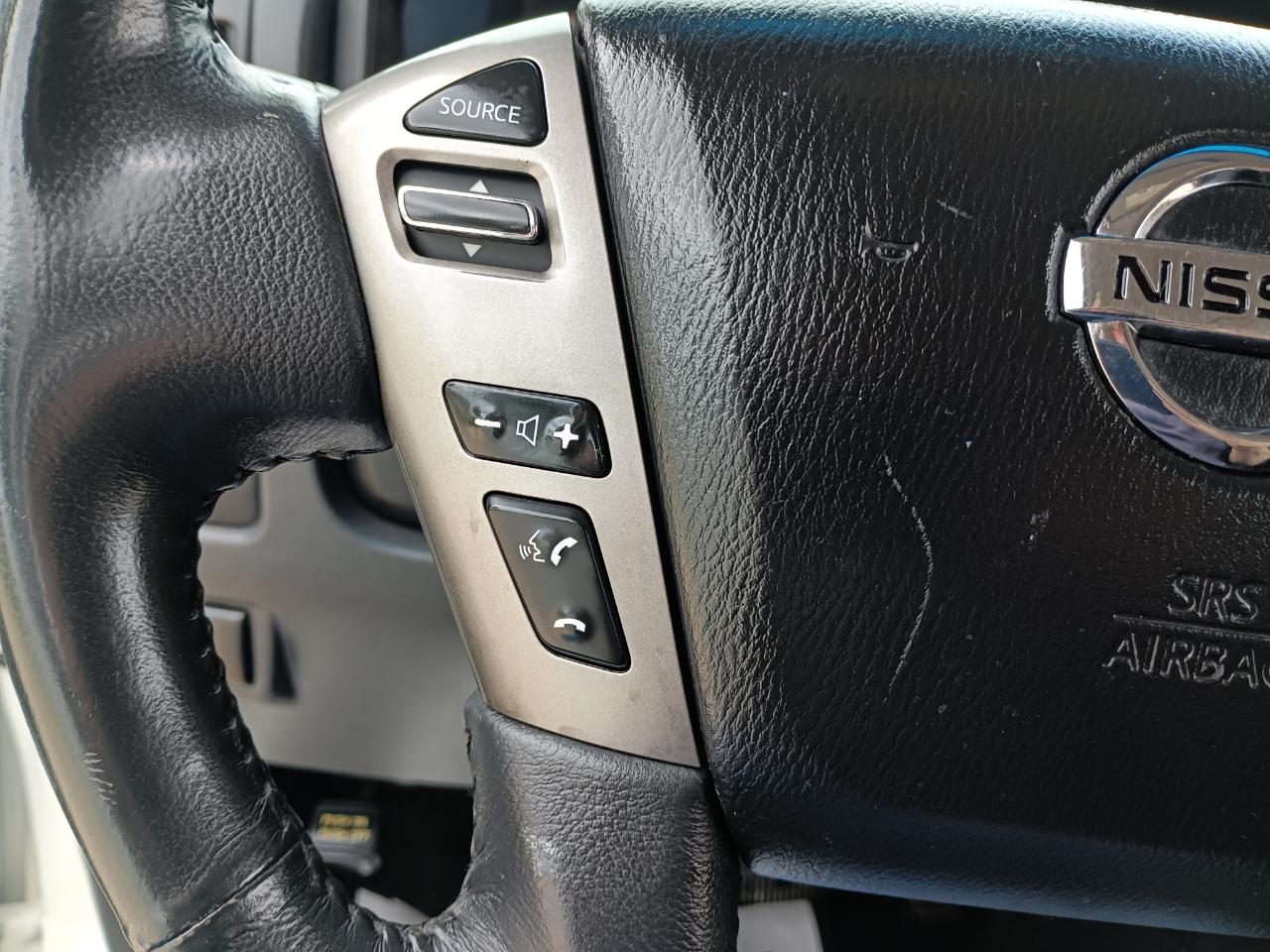 Nissan Titan SV Crew Cab 2WD 2015