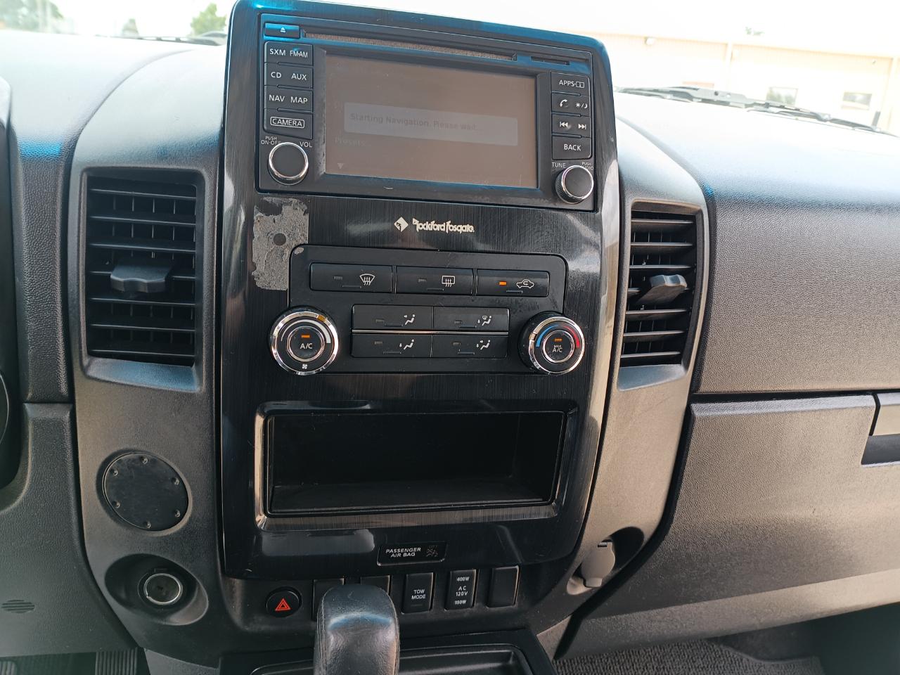 Nissan Titan SV Crew Cab 2WD 2015