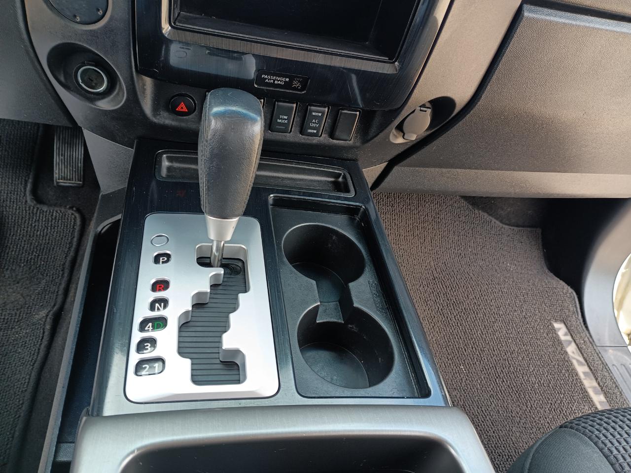 Nissan Titan SV Crew Cab 2WD 2015