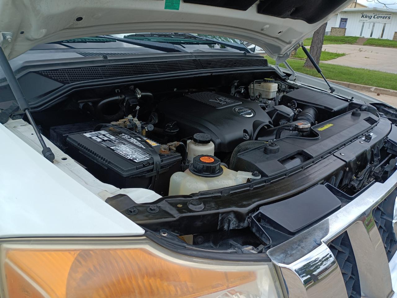 Nissan Titan SV Crew Cab 2WD 2015