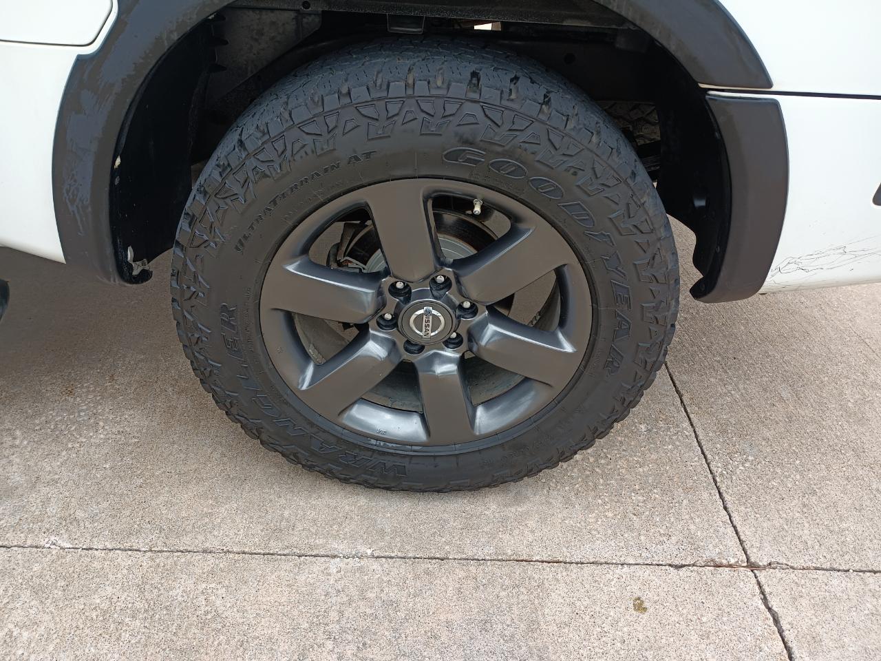 Nissan Titan SV Crew Cab 2WD 2015