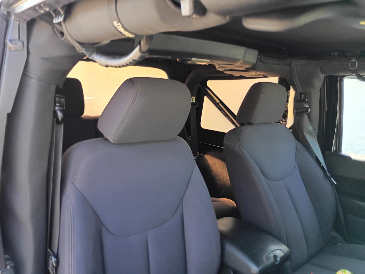 Jeep Wrangler Sport 4WD 2013