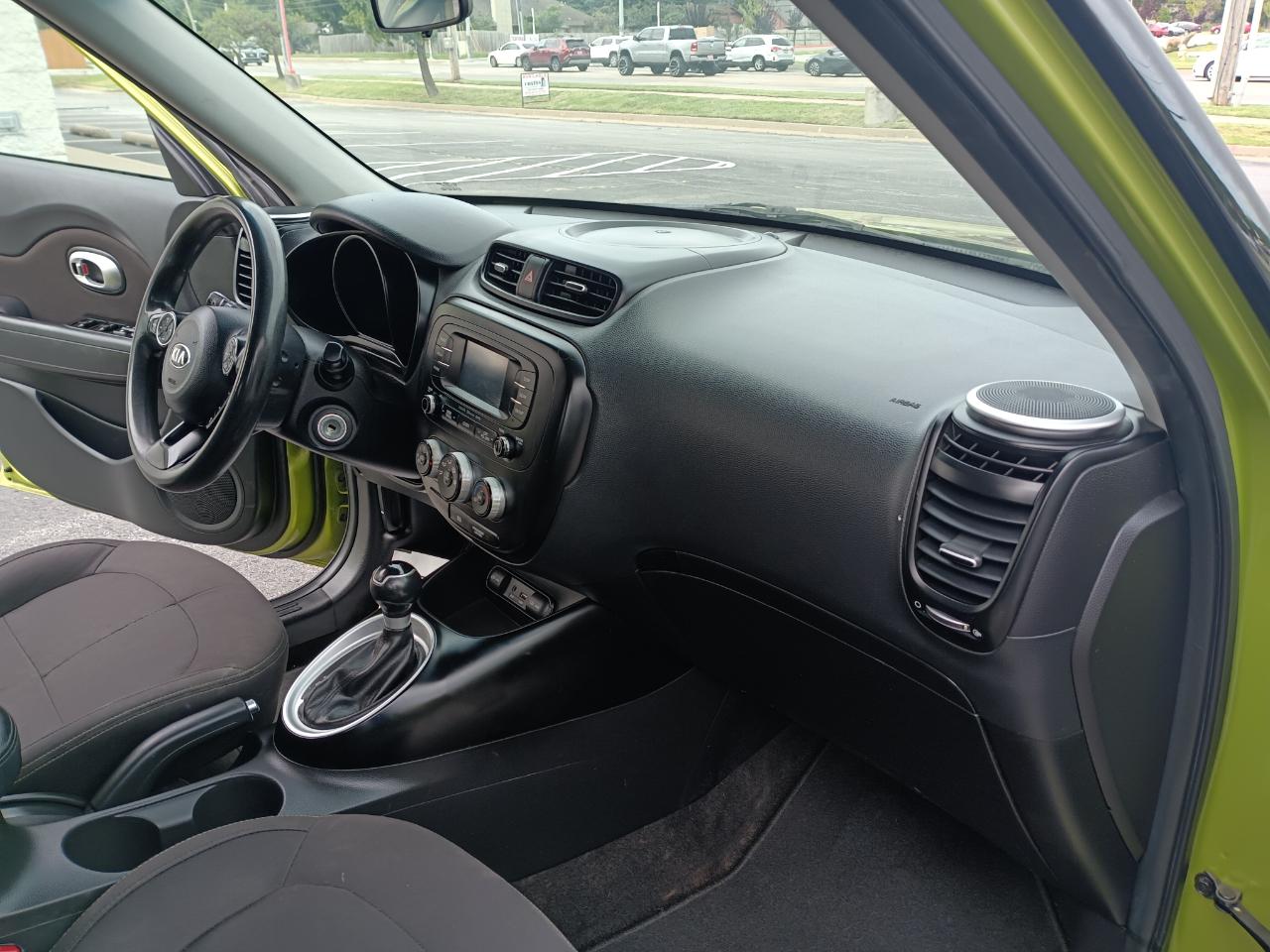 Kia Soul Base 6A 2016
