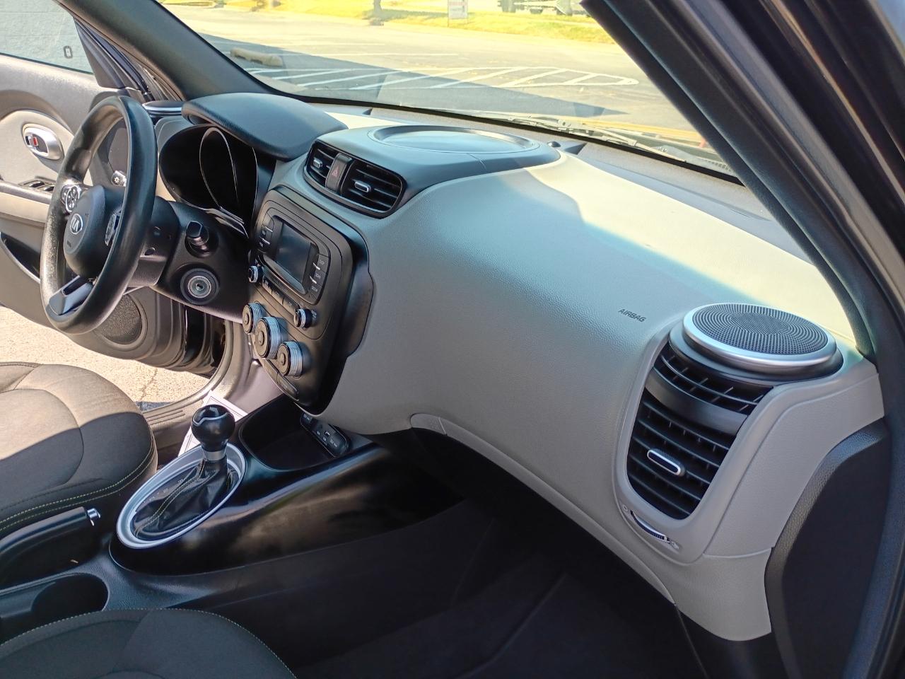 Kia Soul + w/Signature 2.0 Special Edition 2016