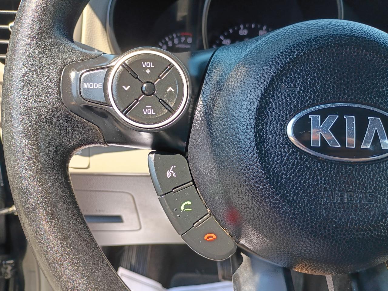 Kia Soul + w/Signature 2.0 Special Edition 2016
