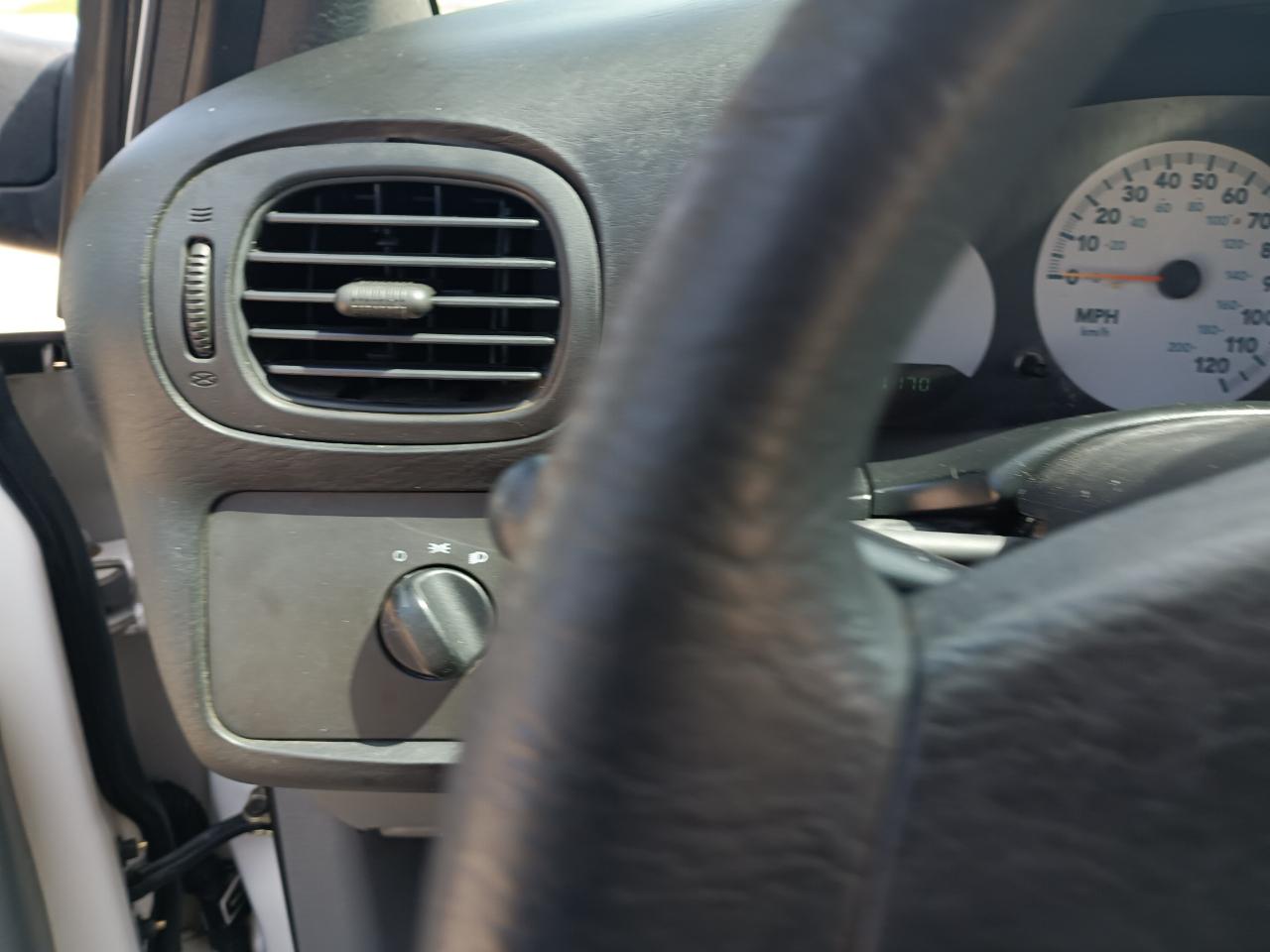 Chrysler Town & Country LX 2005