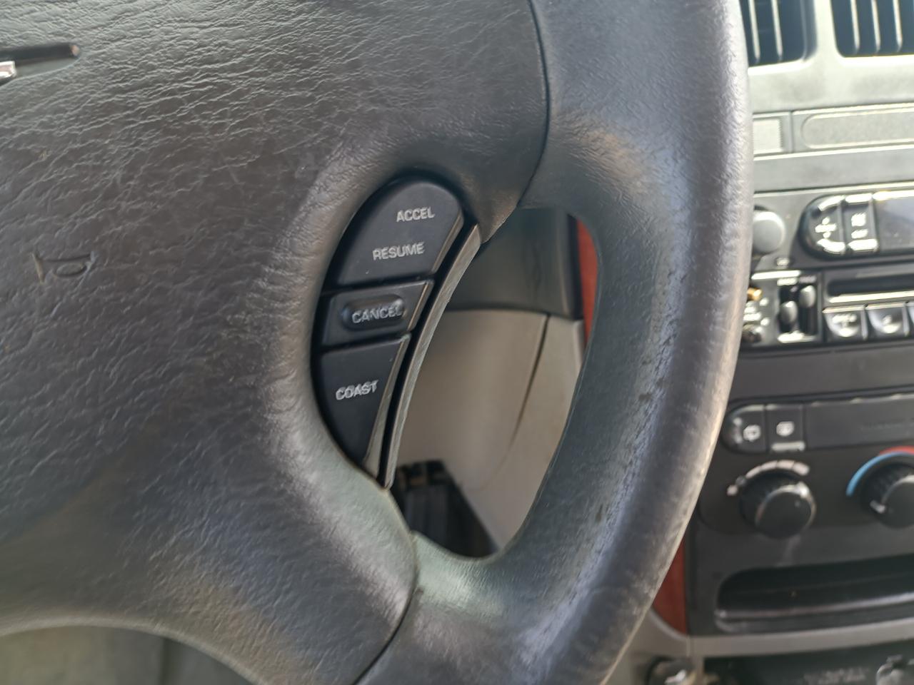 Chrysler Town & Country LX 2005