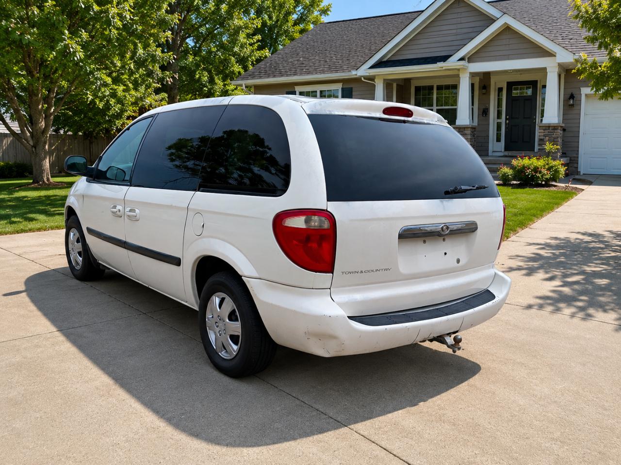Chrysler Town & Country LX 2005