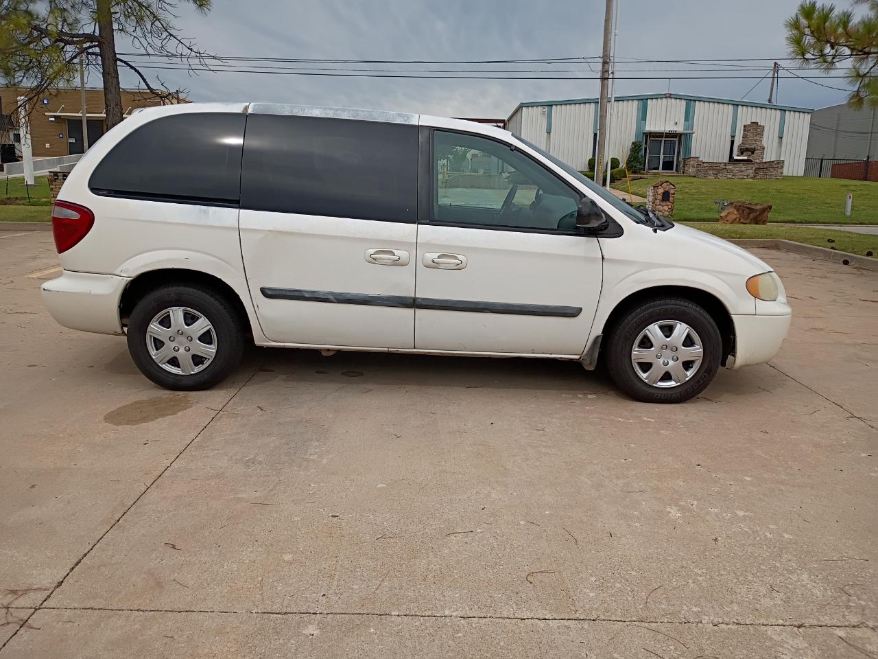 Chrysler Town & Country LX 2005