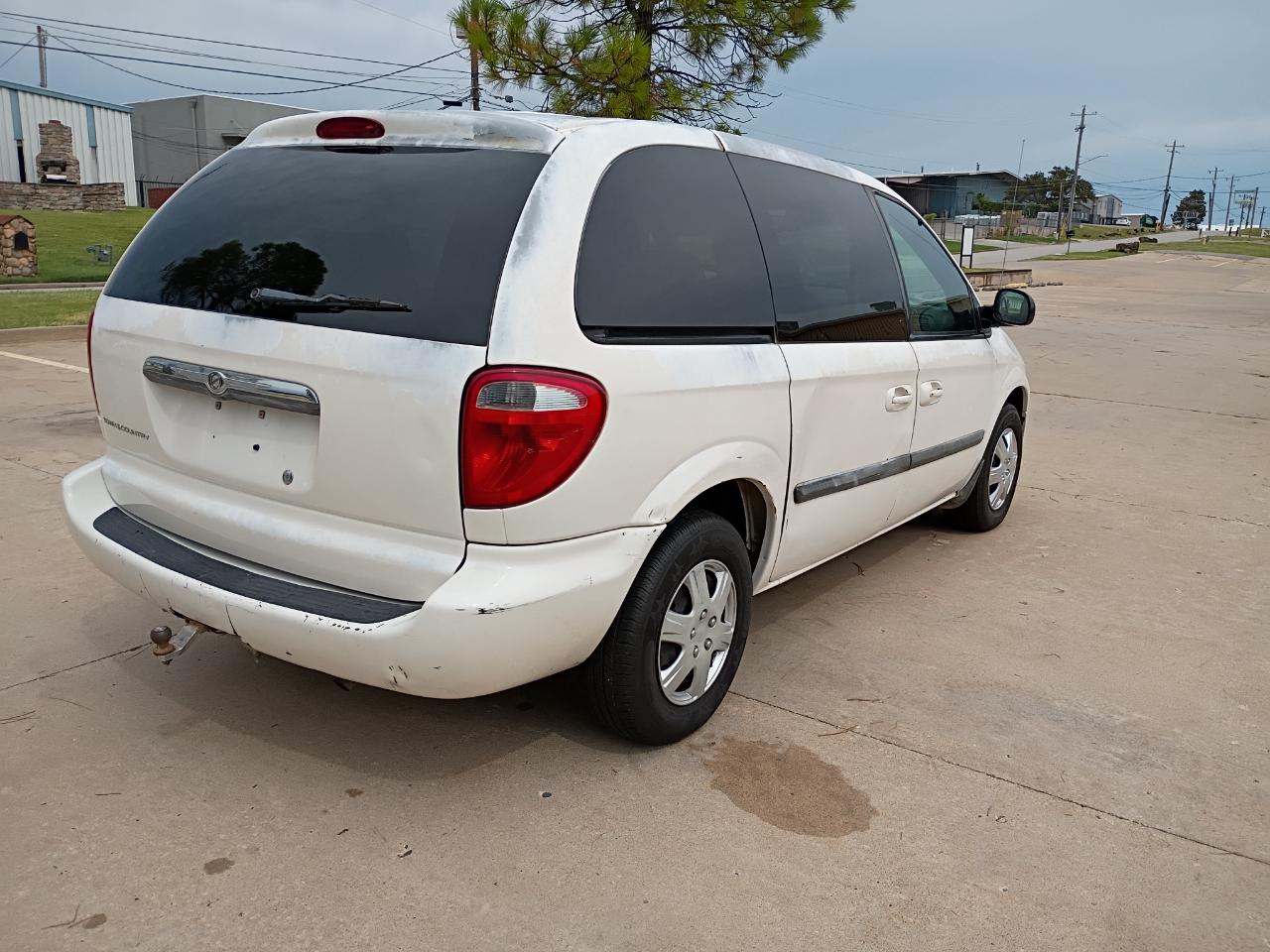 Chrysler Town & Country LX 2005