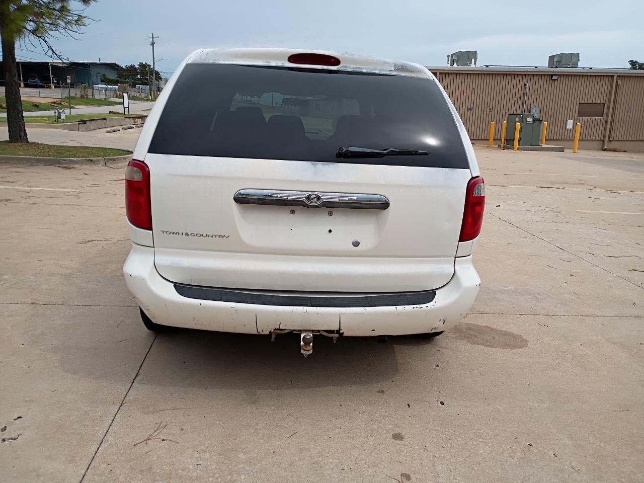 Chrysler Town & Country LX 2005