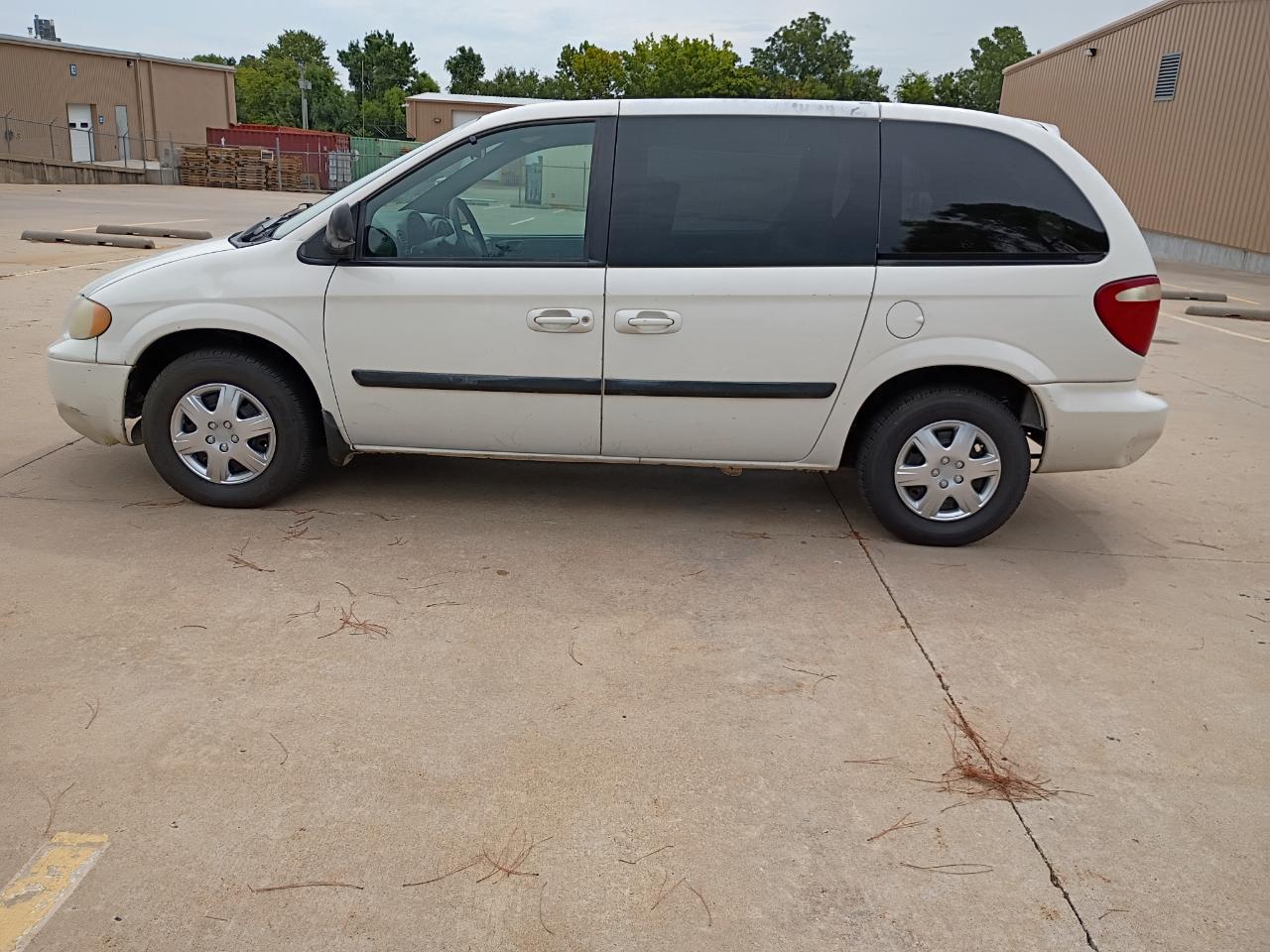 Chrysler Town & Country LX 2005