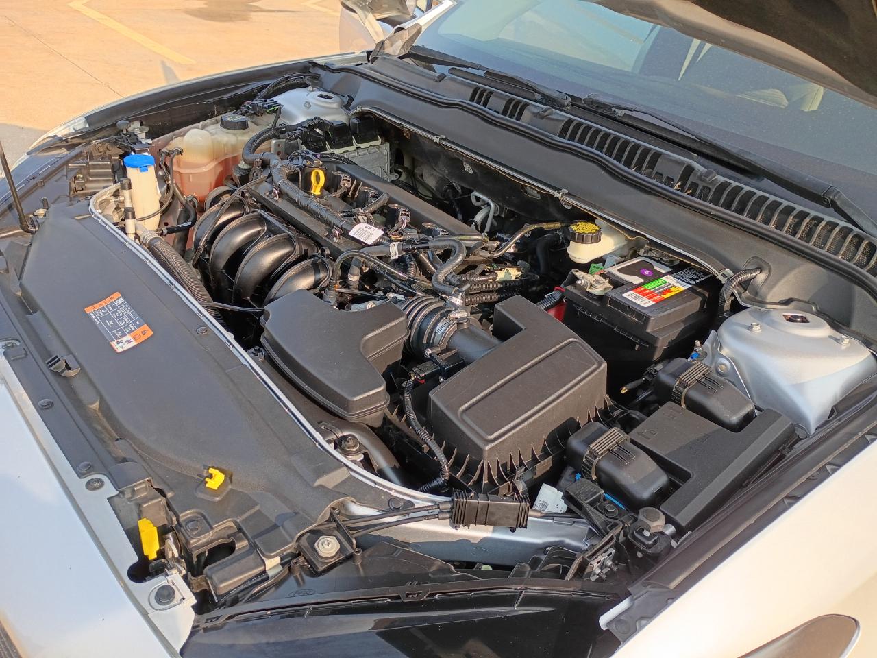 Ford Fusion S 2016
