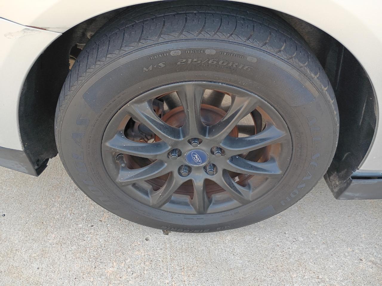 Ford Fusion S 2016