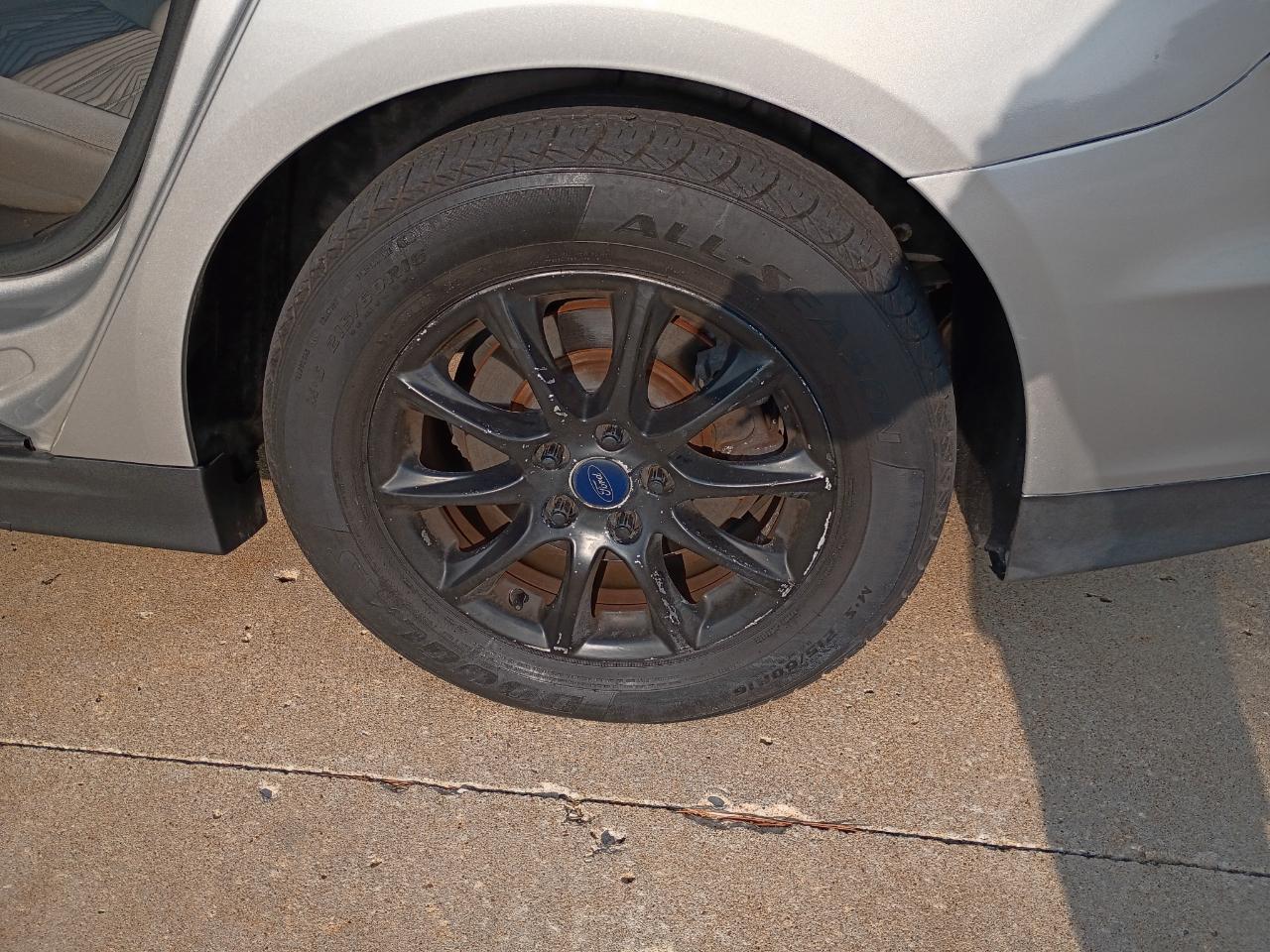 Ford Fusion S 2016